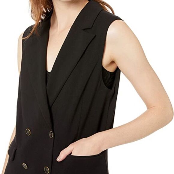 Cupcakes and Cashmere Double Breasted Suiting - Picture 2 of 3